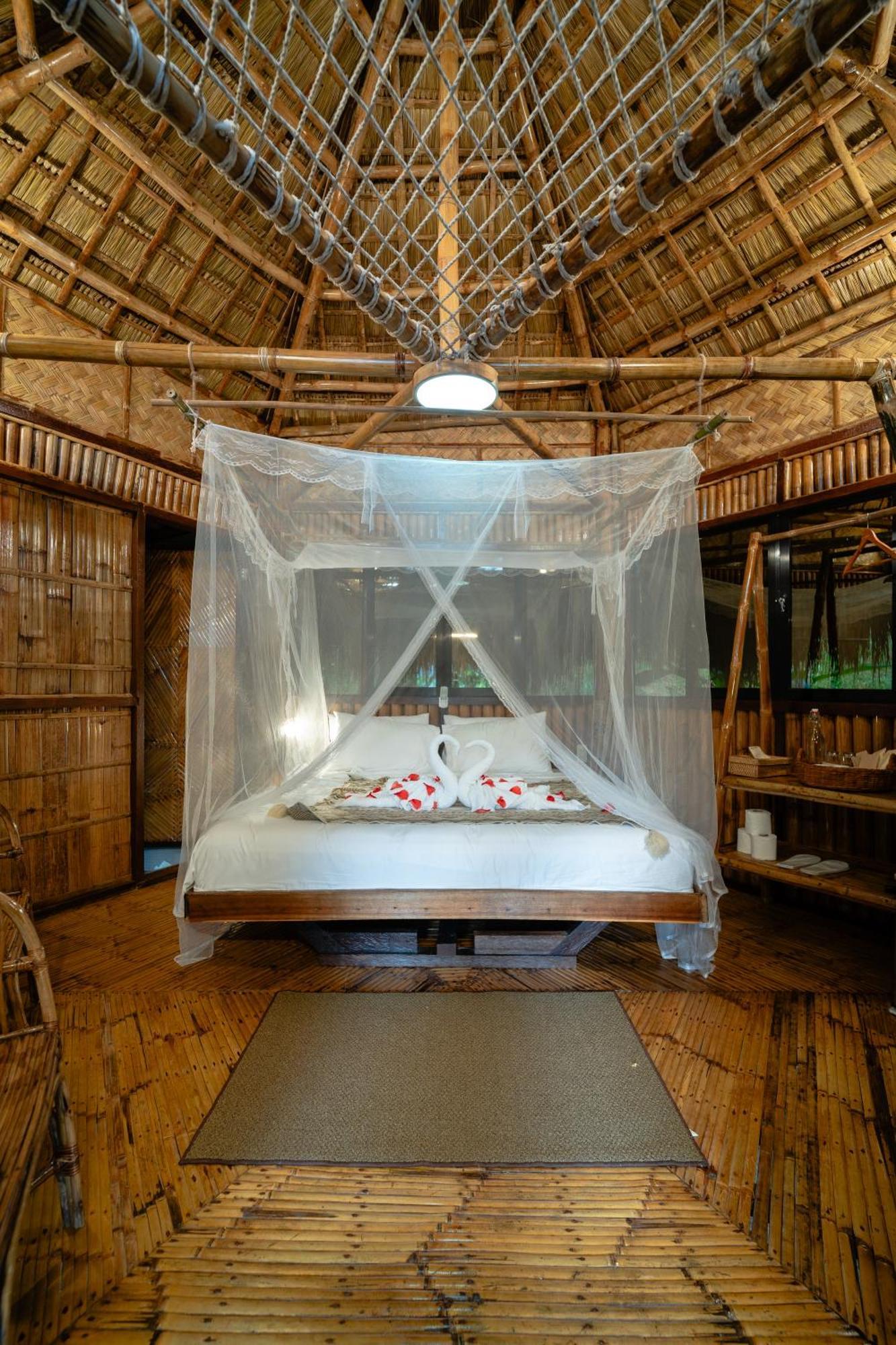 Inigtan Lio Bamboo Cottages Эль-Нидо Экстерьер фото